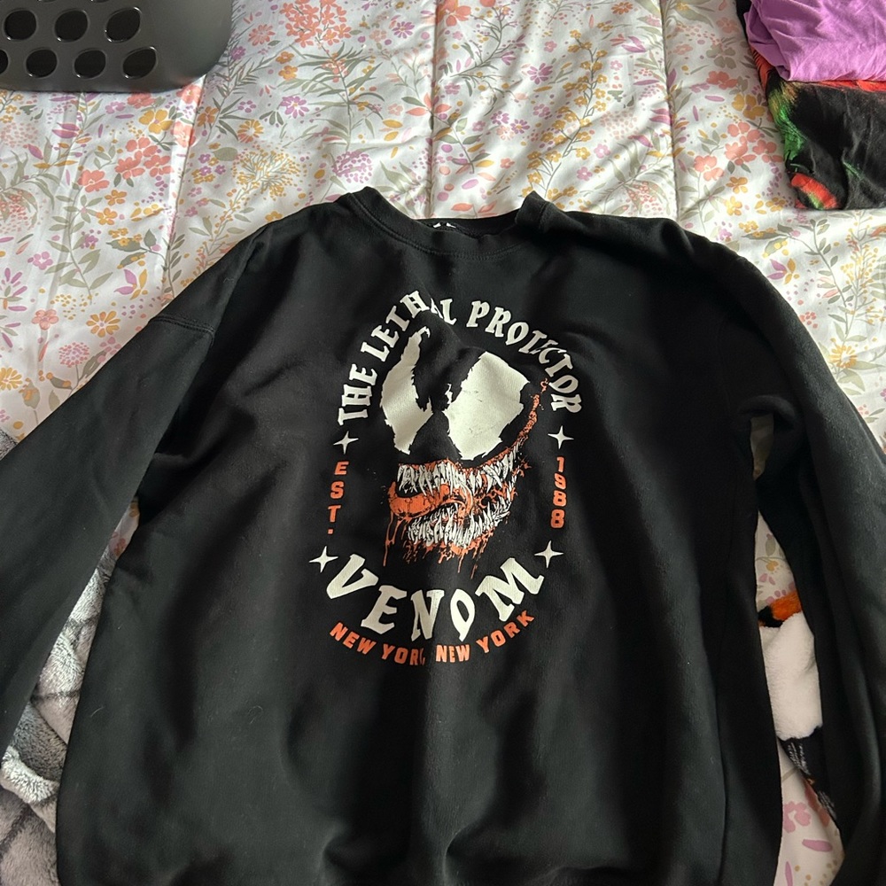 Long sleeve venom sweatshirt color black